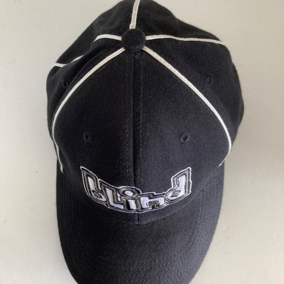 Blind Skateboard Logo Hat Wool Blend Flexfit Baseball Cap Black White S/M - Picture 7 of 16